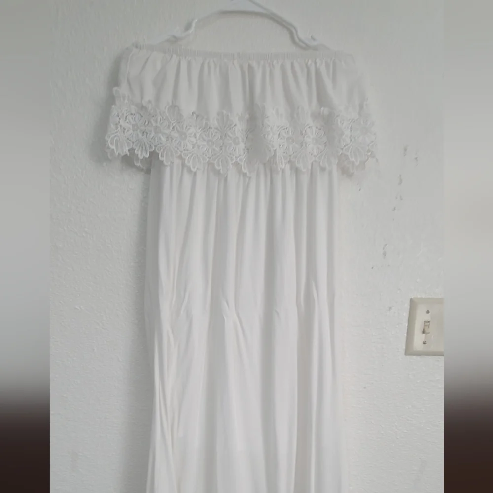 Solitaire White Lace Off-Shoulder Dress - Picture 10 of 11
